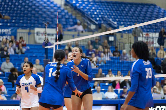 Fayetteville-Conway Volleyball Final__00072